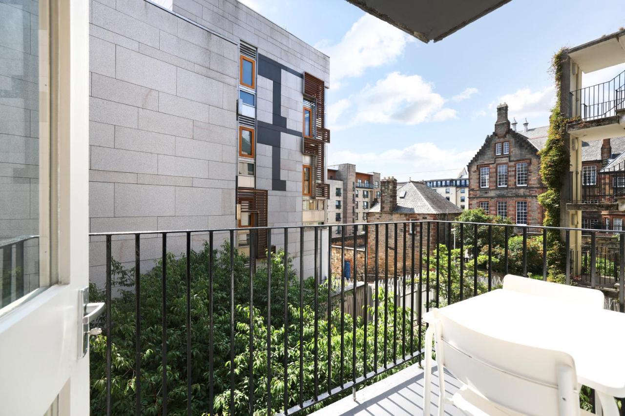 Joivy Contemporary Royal Mile Apartment With Balcony Edinburgh Eksteriør bilde