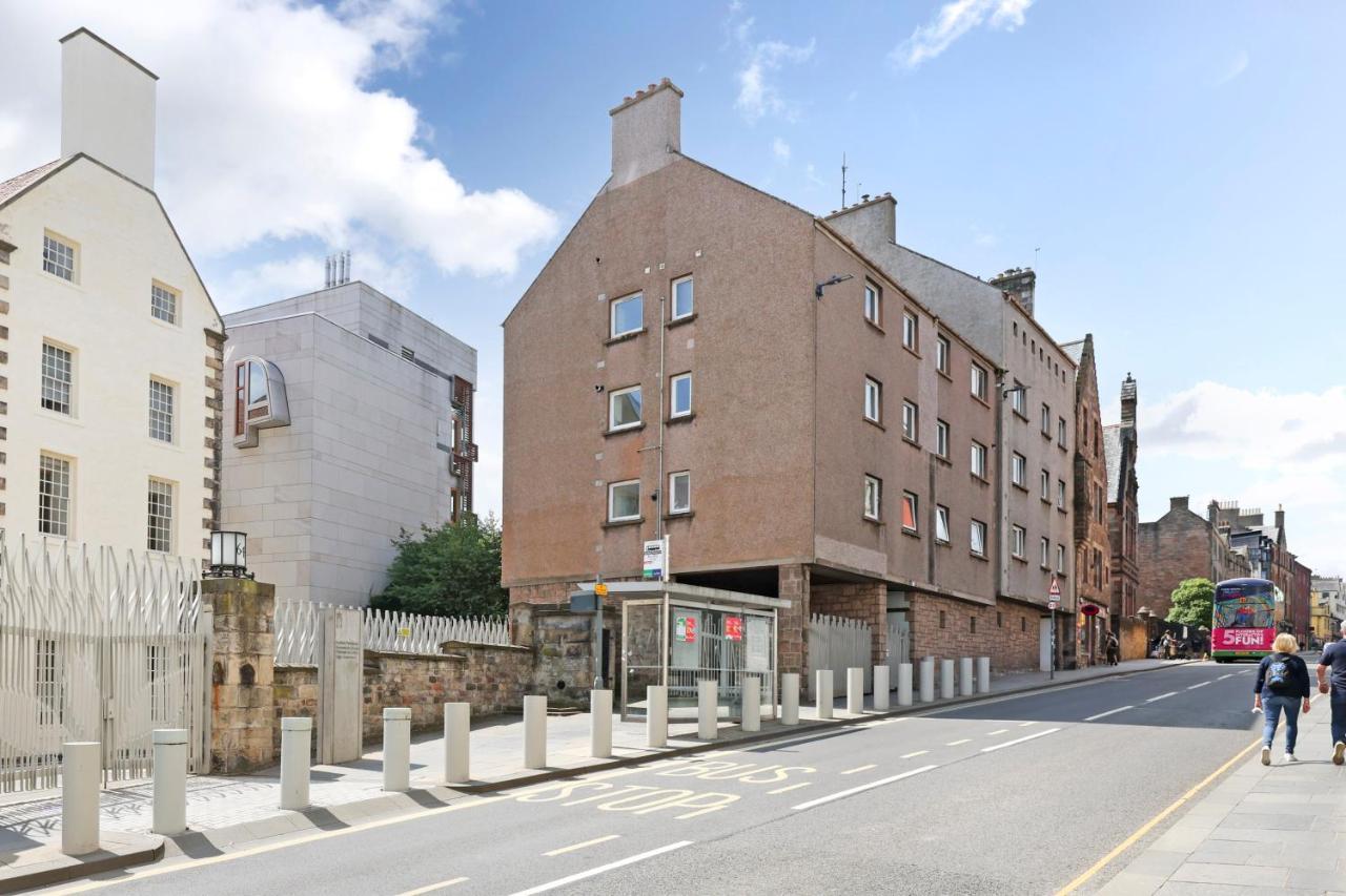 Joivy Contemporary Royal Mile Apartment With Balcony Edinburgh Eksteriør bilde